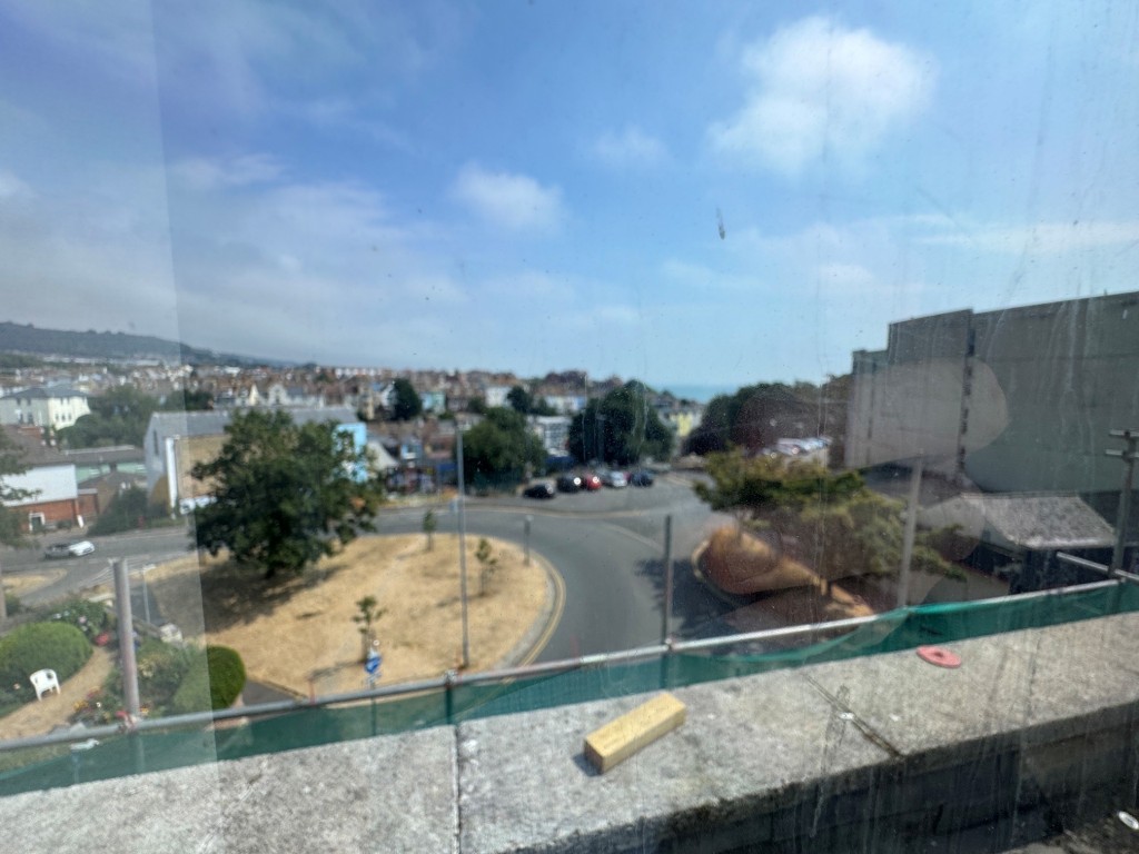 Lot: 92 - FOUR STOREY FREEHOLD BUILDING WITH POTENTIAL - Top floor view to front